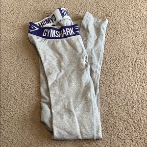 Gym shark leggings